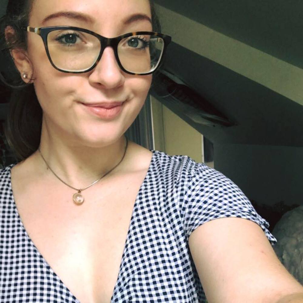 Meet your Posher, Caitlin